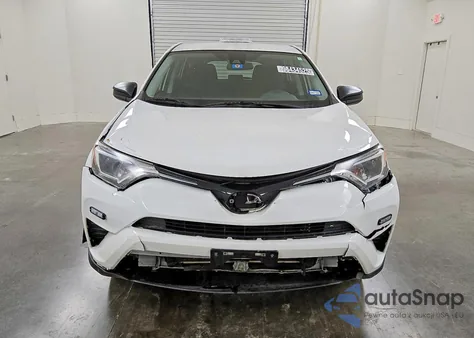 2018 Toyota Rav4 Le z USA, uszkodzony, nr VIN JTMZFREV2JJ185095
